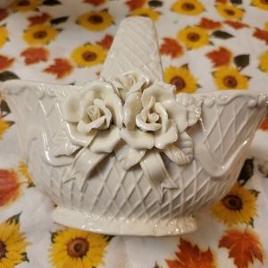 Vtg Carpodimonte Porcelain 3D Floral Weave Style Basket in 8.5"×6.5 Ivory Color